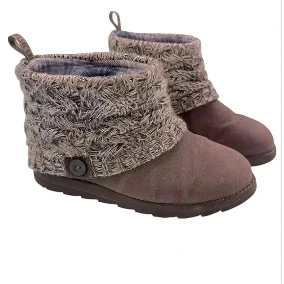 Muk Luks Shoes - Muk Luks Grey Cable Knit Slip On Boots Wome Size 7
